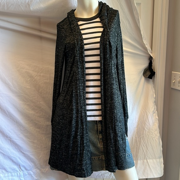 Ladies, favorite soft hooded cardigan, size L. Make a bundle and save! - Picture 2 of 3
